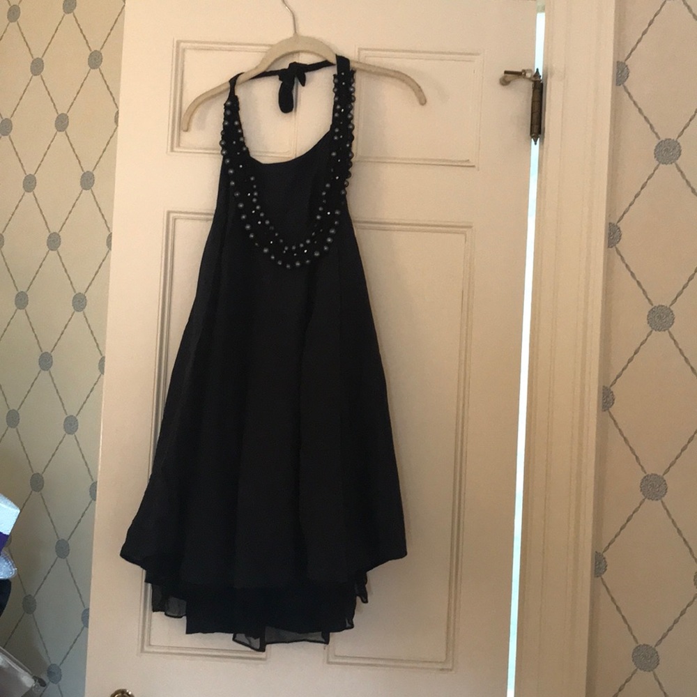 Chelsea flower necklace low-cut back dress